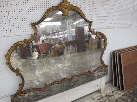 I love old mirrors, and how great of a piece would a vintage mirror headboard be??? Cashew Coffee, Ideas Salon, Hair Salon Interior Design, Salon Interior Design Ideas, Tile Accent Wall, Nail Salon Interior Design, Beauty Salon Interior Design, Nail Salon Interior, Mirror Headboard