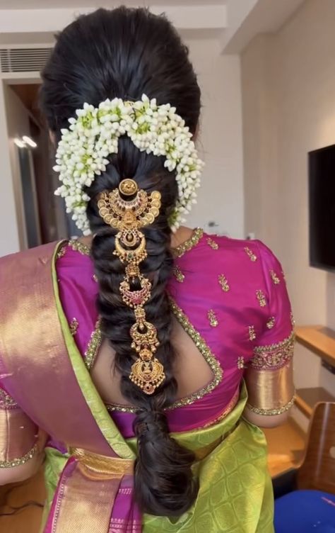 Muhurtham Back Hairstyle, Marriage Bridal Hairstyle, Hair Jewellery Indian, Hairstyles Traditional Indian Saree, Valakappu Hairstyle, Muhurtham Jadai Hairstyle, Srimantham Hairstyle, South Indian Braid Hairstyles, South Indian Bride Hairstyle Engagement