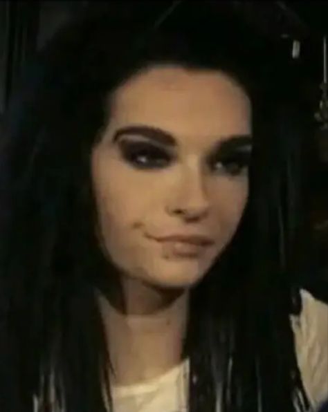 Bill Kaulitz Side Eye, Side Eye, Bill Kaulitz, Tom Kaulitz, Side Profile, Tokio Hotel, Hotel, Quick Saves