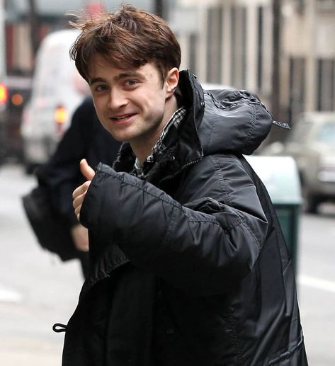 Elite Actors, Daniel Radcliffe Photoshoot, Daniel Radcliffe Funny, Daniel Radcliffe Movies, Dan Radcliffe, Daniel Radcliffe Harry Potter, Aaron Johnson, Bts Black And White, Popee The Performer