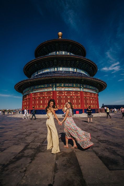 caila quinn the bachelor travel blogger china beijing what to pack for Asia / What I packed for China for one week! #china #travel #travelguide Caila Quinn, Outfits Tips, Cute Travel Outfits, Hot Weather Outfits, Explore China, China Beijing, China Culture, Visit China, Yellow Jumpsuit