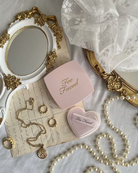 Pink And Gold Aesthetic, Fotos Coquette, Toofaced Makeup, Aphrodite Aesthetic, Fav Products, Soft Pink Theme, Princess Core, Royal Aesthetic, Pink Aura