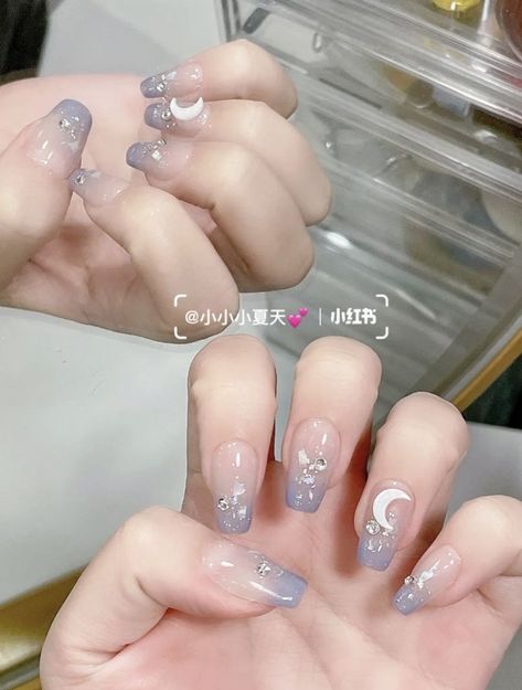 Light Blue Nails Douyin, Star Douyin Nails, Douyin Grey Nails, Douyin Nails Medium, Blue Jelly Nails Korean Short, Xiaohongshu Nails Purple, Dark Blue Korean Nails, Blue Xiaohongshu Nails, Douyin Nails Erika Titus