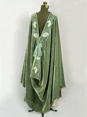 Liberty & Co. velvet burnous, c.1900. Art Nouveau Fashion, 1910s Fashion, 1900s Fashion, Jeanne Lanvin, Vintage Gowns, Antique Clothing, Edwardian Era, Edwardian Fashion, Historical Costume