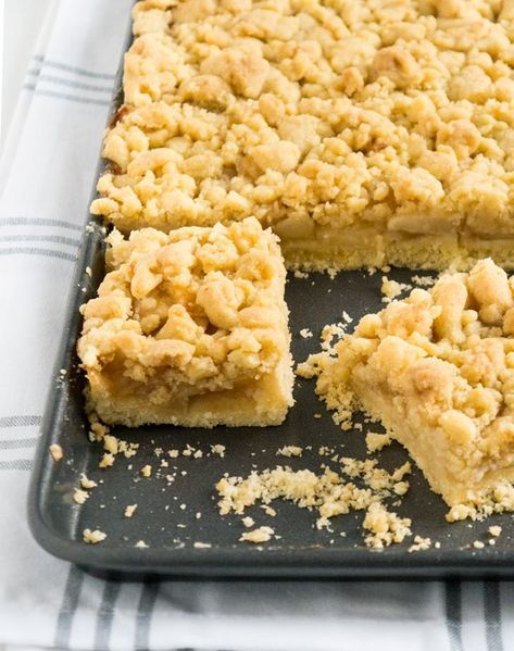 streudal Streusel Bars, Apple Streusel, German Baking, Kolaci I Torte, Apple Dessert Recipes, Wedding Cake Recipe, Apple Sauce, Dump Cake Recipes, Köstliche Desserts