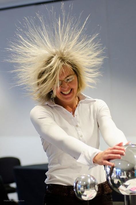 Van Der Graaf generator at Winchester Science Centre Electronics, Winchester, Van De Graaff Generator, Science Centre, Tesla Coil, Tesla, Batteries, Electricity, Science