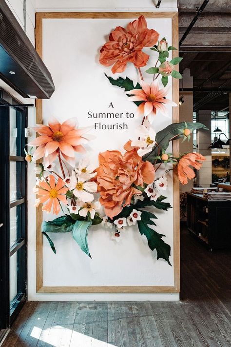 Decoration Vitrine, Flower Installation, Magnolia Market, Paper Flower Backdrop, Diy Backdrop, Giant Flowers, Paper Flower Wall, Giant Paper Flowers, Backdrop Design