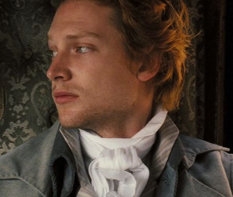 Simon Woods as Mr. Bingley in Pride and Prejudice (2005). #prideandprejudice #2005 #SimonWoods #MrBingley #movie #JaneAusten #classic Mr Bingley Pride And Prejudice, Pride And Prejudice Mr Collins, Pride And Prejudice Mr Bingley, Mr Bingley Aesthetic, 2005 Pride And Prejudice, Charles Bingley, Simon Woods, Carrie Mulligan, Mr Bingley