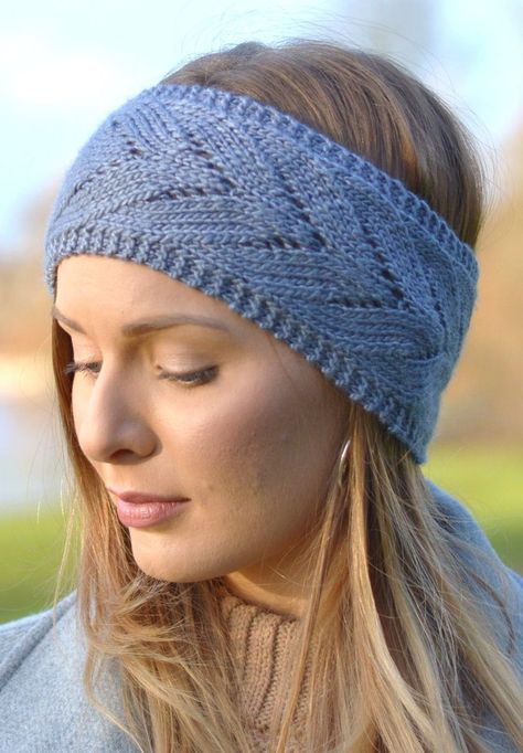 Homemade Coziness: Smart Knitted Ear Warmer and Headband Patterns #knittingpatterns #craftprojects #fashion Earwarmer Knitting Patterns, Pet Rug, Thick Yarn Blanket, Casting Off Knitting, Blankets Diy, Knitted Headband Free Pattern, Crochet Ear Warmer Pattern, Knit Headband Pattern, Knitting Patterns Free Hats