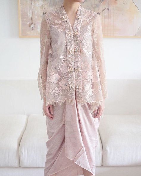 Merras ReadyToWear on Instagram: “#merrasrtw #ready2wear” Haute Couture, Couture, Kebaya Pastel, Kebaya Tile Modern Hijab, Kebaya Tile Modern, Kebaya Outer, Kebaya Tile, Kebaya Brokat Modern, Brokat Modern