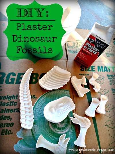 Dinosaur Excavation Pit Dig and Fossil Puzzle Birthday Party | CatchMyParty.com Diy Dinosaur Fossil Dig, Jurassic Craft, Dinosaurs Birthday Party, Festa Jurassic Park, Dino Dig, Dinosaurs Birthday, Jurassic Park Party, Diy Plaster, Dinosaur Themed Birthday Party