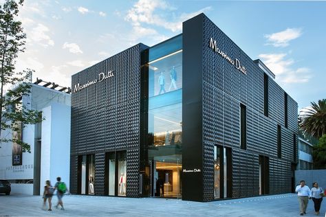 Massimo Dutti / Sordo Madaleno Arquitectos, © Jaime Navarro Architecture Cool, Mall Facade, Retail Facade, Retail Architecture, Eksterior Modern, Modern Store, Interior Vintage, Design Exterior, Commercial Architecture