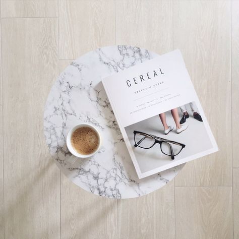 Cereal Magazine, coffee & marble table flatlay // thatscandinavianfeeling.com Magazine On Table, Magazine Flatlay, Table Flatlay, Book On Table, Aesthetic Magazine, Diy Farmhouse Coffee Table, Scandinavian Home Interiors, Coffee Table Magazine, Marble Aesthetic