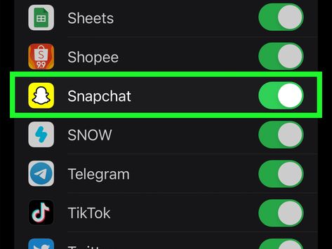 Apps To Get On Apple Watch, How To Get Snapchat On Apple Watch, View Snapchat Stories, Apple Watch Snapchat Story, Watch Snapchat Story, Watch Snapchat, View Snapchat, Apple Watch Games, Black Snapchat