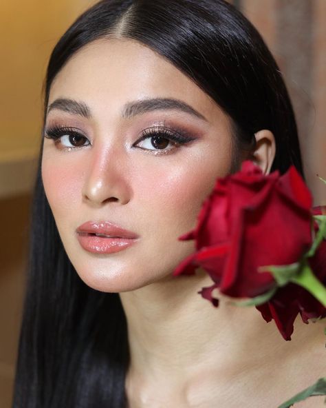 Nadine Lustre Makeup, Evening Wedding Makeup, Nadine Lustre Fashion, Lady Luster, Illustration Model, Human Body Organs, Alexa Demie, James Reid, Grad Ideas