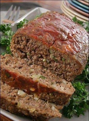 World's Best Meatloaf Recipe, Cocktail Meatballs, Homemade Meatloaf, Classic Meatloaf Recipe, Classic Meatloaf, Good Meatloaf Recipe, Best Meatloaf, Beef Tips, Meat Loaf