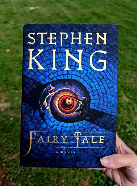 Stephen King Books, Fairy Tale Stephen King, Spring Reading List, Female German Shepherd, Stephen Kings, Parallel World, Suspense Novel, Fairy Tale Books, Reading Rainbow
