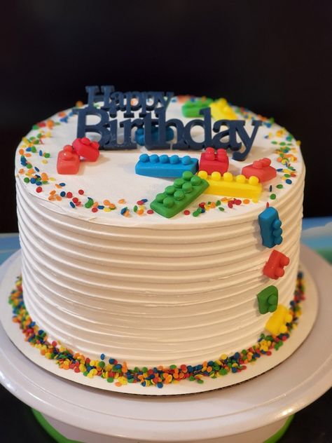 Round Lego Cake, Simple Lego Birthday Cake, Easy Lego Birthday Cake, Lego Fondant Cake, Lego Ice Cream Cake, Lego Cake Ideas Birthday, Lego Themed Birthday Cake, Lego Cupcakes For Boys, Birthday Cake For 5 Year Boy