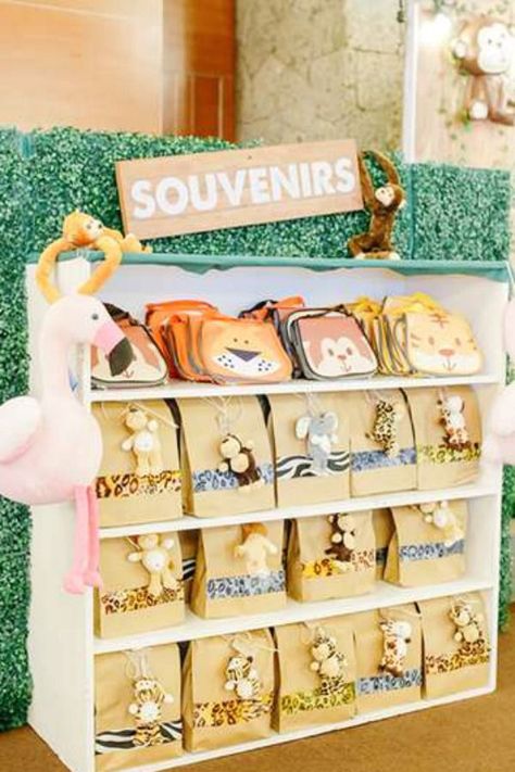 Wild One First Birthday Party Favors, Safari Birthday Party Goodie Bags, Safari Give Aways Ideas, Jungle Goodie Bag Ideas, Jungle Party Bags, Safari Favors Ideas, Two Wild Gift Bags, Animal Party Bags, Wild Animal Party Ideas