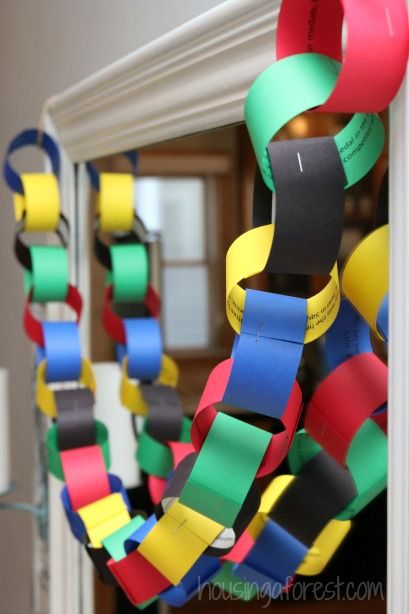 Count down to the Olympics. The PDF consists of 25 Olympic facts one for each ring of the chain. For Kids, Paper Chain Countdown, Olympic Crafts, Paper Chain, Chain