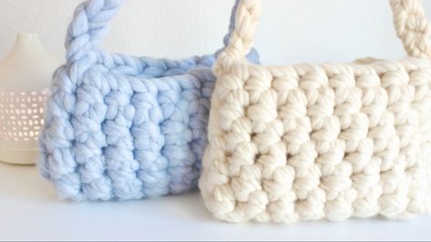 Crochet Cloud Bag, Crochet Chunky Bag, Crochet Cloud, Diy Finger Knitting, Late Night Talking, Shoulder Bag Crochet, Chunky Yarn Crochet, Crotchet Bags, Finger Crochet