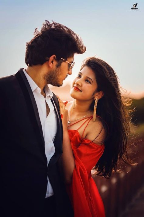 Honey Couple, Beauty Of Universe, Couple Pic Hd, Couples Romantic, Wedding Photoshoot Props, Indian Wedding Photography Couples, Romantic Couple Images, Pre Wedding Photoshoot Outdoor, Indian Wedding Couple Photography