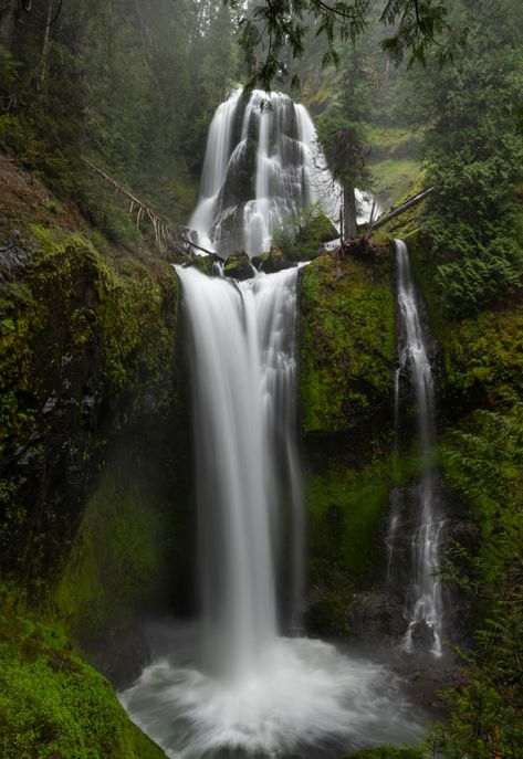 15 must-see Falls in Washington State Nature, Washington Waterfalls, Washington Road Trip, Travel To, Pacific Northwest Travel, Washington State Travel, Washington Hikes, Washington Travel, Evergreen State