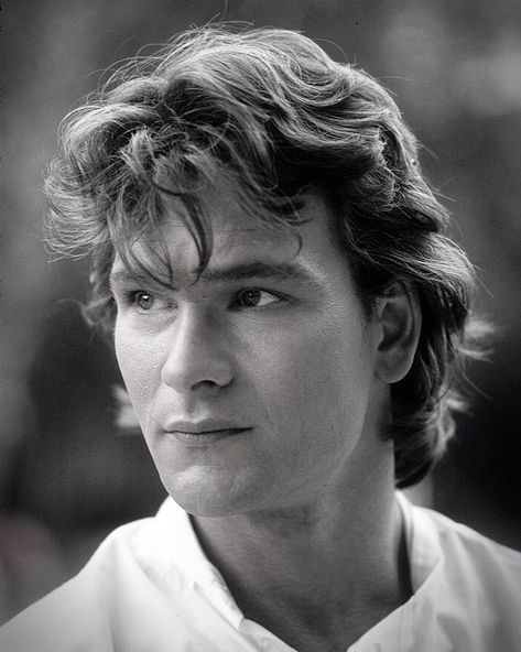 Patrick Swayze Shirtless, Patrick Swazey, Patrick Swayze Dirty Dancing, Patrick Wayne, 90s Men, Actors Male, Patrick Swayze, Actrices Hollywood, North And South