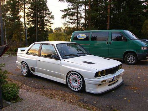 OZ Rally Wheels on Flared BMW E30 Bmw 2002 Tii, Bmw E28, Bmw E9, Bavarian Motor Works, Bmw E30 M3, E30 M3, Bmw Classic Cars, Bmw Autos, Bmw Alpina