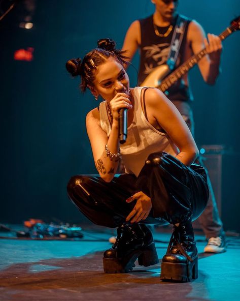 Life Support Tour, Maggie Lindemann, Life Support, Body Figure, Concert Photography, October 20, Photography Inspo, On Stage, Edgy Fashion