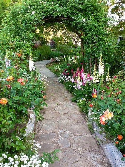 Secret Gardens, Flowers And Greenery, Desain Lanskap, Garden Area, Have Inspiration, The Secret Garden, Garden Pathway, Garden Gate, Garden Tours