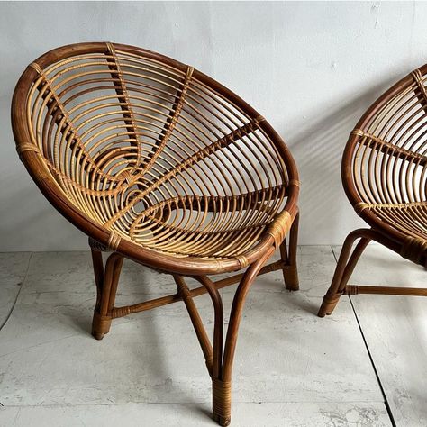 Italian Bamboo Hoop Chairs, Set of 2, in Flawless conditions.  Designed 1960 to 1969 Bamboo Chair Design, 1950s Chair, Hoop Chair, Unique Chairs Design, Bali Furniture, Indian Garden, Low Chair, Bamboo Canes, Bamboo Chair