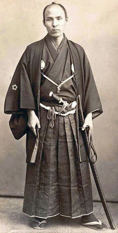 This image of a former samurai would have been taken a few years after the samurai were abolished in Japan.  About 1870’s, Japan Japanese History, Guerriero Samurai, Samurai Clothing, Ronin Samurai, Japanese Mens Fashion, The Last Samurai, Ancient Japan, Japanese Warrior, Japan History