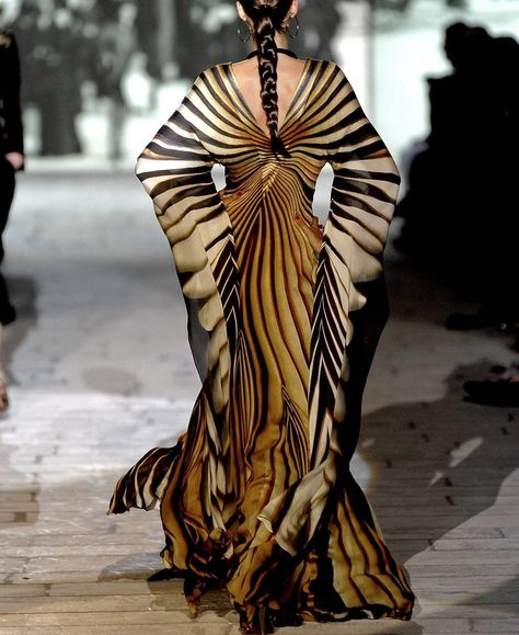 roberto cavalli spring summer 2007! this is pure art. Roberto Cavalli, Haute Couture, Couture, Cavalli Aesthetic, Roberto Cavalli Dress, Cavalli Dress, Performance Dresses, Brown Aesthetic, Red Carpet Looks