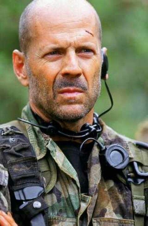 My favorite actor; plays in my favorite movie "tears of the sun" Tears Of The Sun, Emma Heming, Stars D'hollywood, Bald Men, Demi Moore, The Expendables, Al Pacino, Bruce Willis, Men In Uniform