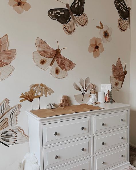 Butterfly Forest Nursery, Boho Butterfly Room Decor, Butterfly And Wildflower Nursery, Butterfly Nursery Theme Boho, Baby Girl Nursery Room Ideas Butterfly, Floral And Butterfly Nursery, Butterfly Garden Bedroom, Butterfly Room Theme, Flower And Butterfly Nursery