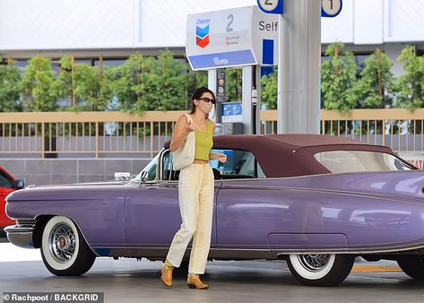 Kendall Jenner Car, Kendall Jenner Street Style, Purple Car, Old Vintage Cars, Top Street Style, Green Crop Top, Cadillac Eldorado, Kendall Jenner Outfits, Classy Cars