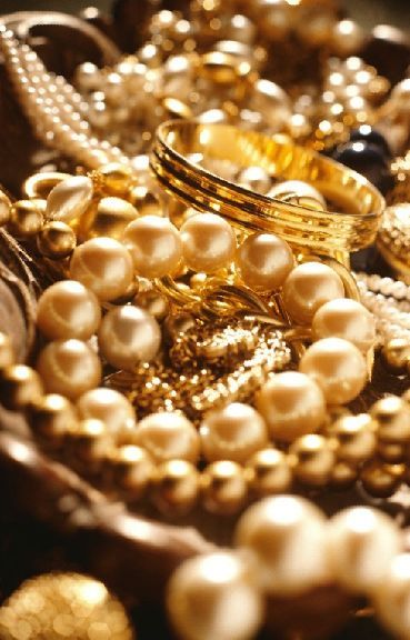 Pearls Bild Gold, Lizzie Hearts, I Love Gold, Gold Everything, Pearls And Gold, All That Glitters Is Gold, Stay Gold, Gold Aesthetic, All I Ever Wanted