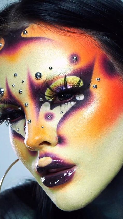 Makeup Ideas 2023, Creative Makeup Ideas, Alien Makeup, Monster Makeup, Extreme Makeup, Punk Makeup, Special Fx Makeup, Makeup Face Charts, Face Paint Makeup