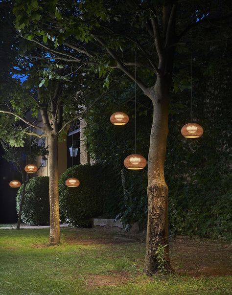 Light according to @boverbarcelona Outdoor Pendant Lighting, Outdoor Tree Lighting, Garden Lighting Design, Modern Lanterns, Plug In Pendant Light, Lantern Pendant Lighting, Pendant Light Styles, Outdoor Trees, Pergola Lighting