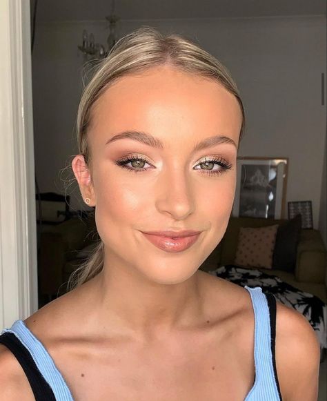 Natural Prom Makeup Green Eyes, Glowy Natural Prom Makeup, Hoco Court Makeup, Super Natural Prom Makeup, Clean Hoco Makeup, Debutante Makeup Looks, Prom Makeup No Lashes, Simple Light Wedding Makeup, Simple Makeup For Blondes