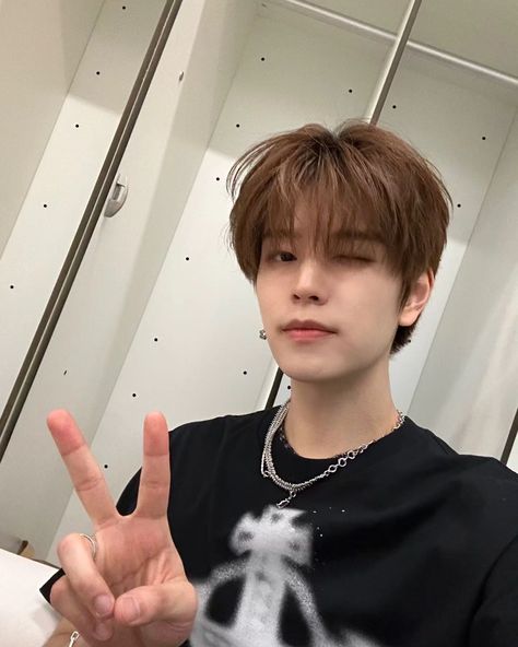 I Love You Puppy, Skz In Cute, Stray Kids Seungmin, Homeless Children, Kids Icon, Fan Fiction, Crazy Kids, Kpop Guys, Serie Tv