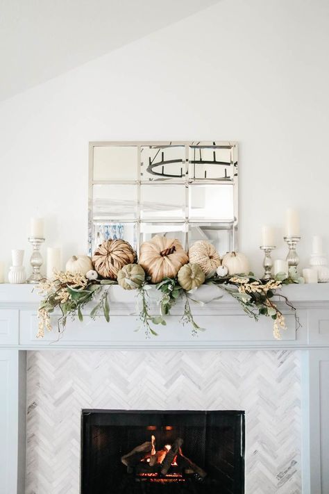 Fireplace mantle decorated for fall. Natural pumpkins, neutral fall decor ideas for the living room. #ABlissfulNest #falldecor #falldecoratingideas #livingroomideas #fireplacemantle Room Fall Decor Ideas, Living Room Fall Decor Ideas, Fall Outdoor Decor Porch, Diy Fall Home Decor, Room Fall Decor, Fall Decor Living Room Cozy, Porch Fall Decor, Sister Crafts, Fall Decor Inspiration