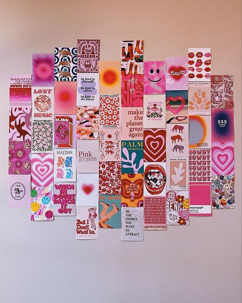 Preppy Room Picture Wall, Picture Wall Ideas Preppy, Preppy Collage For Room, Preppy Room Pink Walls, Room Ideas Aesthetic Pink Walls, Preppy Rooms Pink, Pink College Room Aesthetic, Preppy Room Wall Collage, Preppy Room Aesthetic Pink