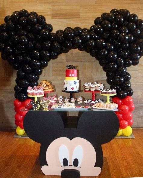 Mickey Mouse balloon arch @sweetheavenlyeventshire Mickey Mouse Party Ideas, Γενέθλια Mickey Mouse, Mickey Mouse Party Decorations, Miki Fare, Mickey Mouse Birthday Decorations, Mickey First Birthday, Mickey 1st Birthdays, Minnie Mouse Balloons, Mickey Mouse Birthday Cake