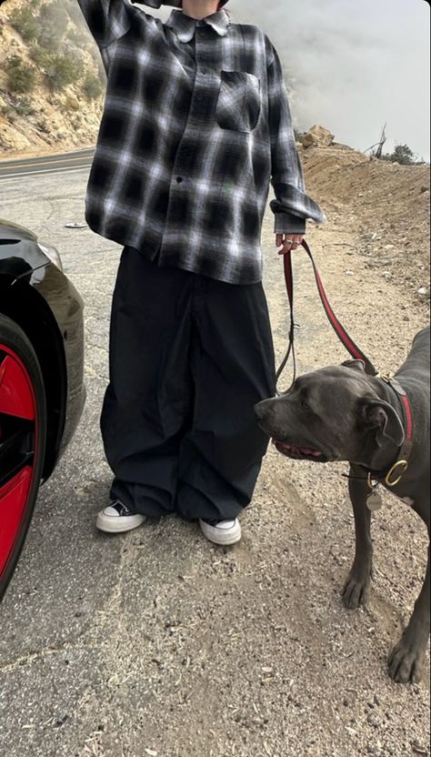 Enby Style, Dog Shark, Billie Eilish Fashion, Billie Eilish Outfits, Masc Women, Outfits Baggy, Chicana Style, Masc Outfits, Baggy Clothes