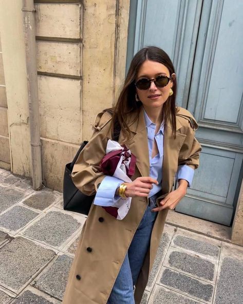 29 Affordable French-Girl Items to Shop From Nordstrom | Who What Wear French Girl Fashion, Trench Coat Outfit, French Girl Style, Ținută Casual, Looks Street Style, French Women, Coat Outfits, Mode Inspo, French Fashion