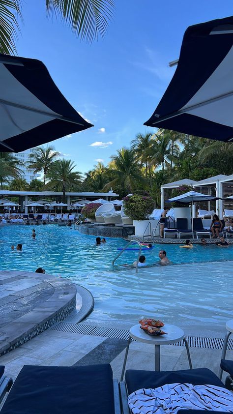 Pool day in Miami . Travel Miami Fl Aesthetic, 16 In The Middle Of Miami, Miami Rich Aesthetic, Rich Miami Aesthetic, One Hotel Miami, Miami Snapchat, Miami Morning, Miami Beach Pictures, Pretty Cities