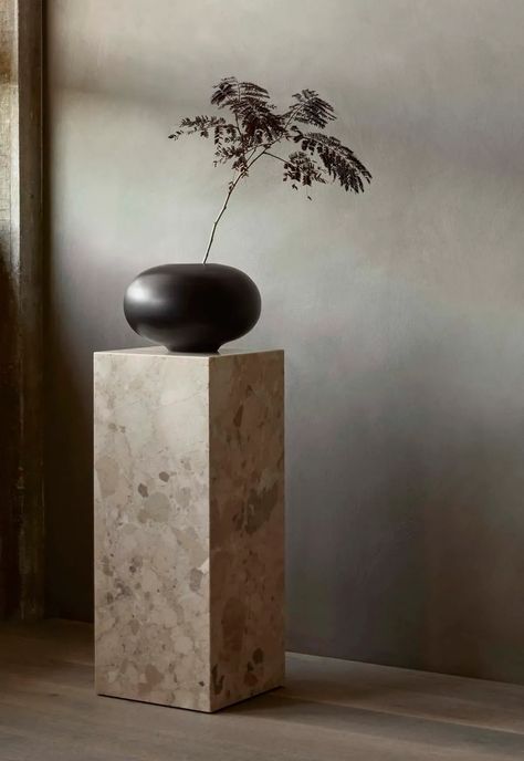 Marble plinth with minimalist round vase and foraged branch | Menu launches a new collection of decorative objects by Colin King | These Four Walls blog Minimalist Flower Arrangement, Tactile Design, Colin King, Nero Marquina Marble, Honed Marble, Lampe Decoration, Norm Architects, Minimalist Flowers, Wooden Vase