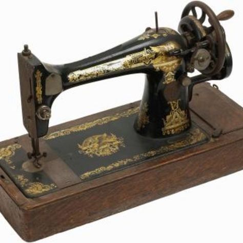 The serial number is the key to determining your Singer’s age. White Rotary Sewing Machine, Featherweight Sewing Machine, Sewing Machine Repair, Treadle Sewing Machines, Antique Sewing Table, Vintage Sewing Notions, Old Sewing Machines, Antique Sewing Machines, Trendy Sewing